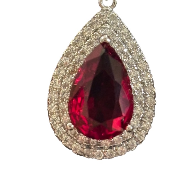 🎁 Red Crystal Teardrop Statement Earrings - Picture 4 of 7